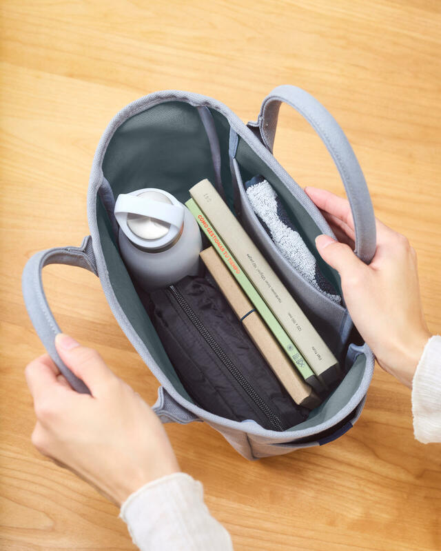 「キャンバストートバッグ(ブルーグレー)」【タリーズコーヒーの大人気福袋「2026 HAPPY BAG」が、12月12日より公式オンラインストア&公式楽天市場店で発売スタート!】