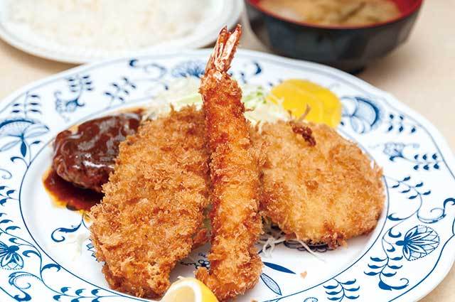 はと屋　C定食（ライス・味噌汁付） 950円　ひれかつ・エビフライ・クリームコロッケ・ハンバーグのセット。