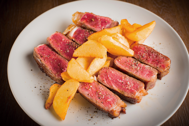 メインディッシュ フランス産と国産 牛サーロインの盛合せ（大皿）｜Le Severo