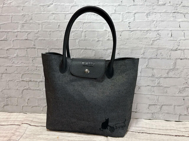 【カルディ ネコの日バッグ プレミアム／オリジナルバッグ】すべて無理なく入りました！フラップもしっかりしまります◎
