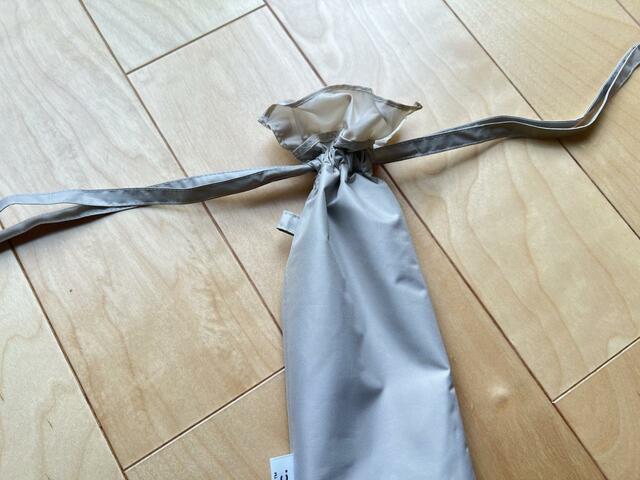 【Francfranc（フランフラン）】「遮光クラシックフリル 折りたたみ傘 50cm ベージュ（晴雨兼用）」3,410円（税込）