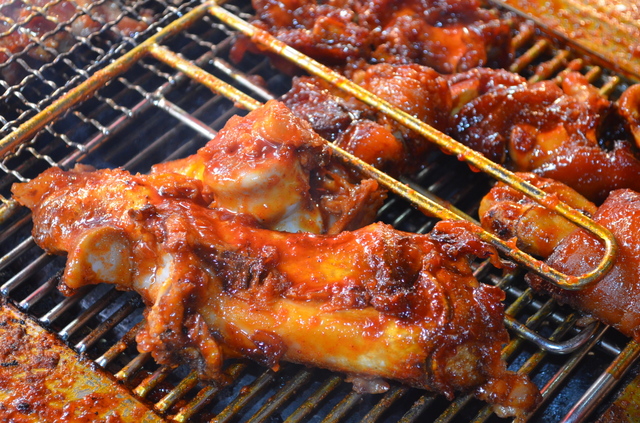 韓国人でも「辛い辛い」と言いながら食べるものなので、覚悟が必要　