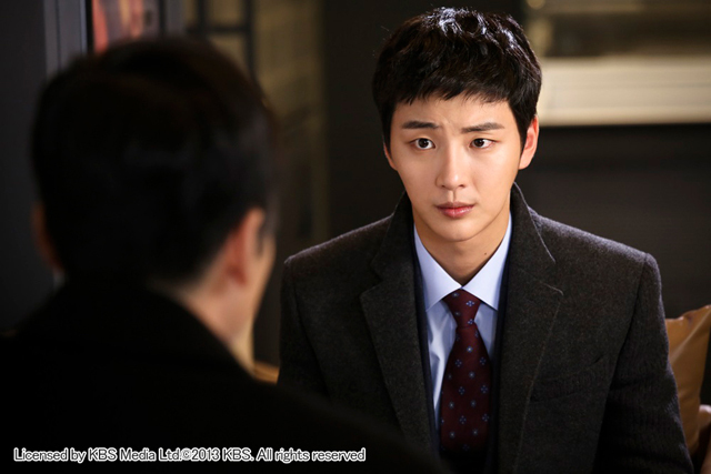 『総理と私』　Licensed by KBS Media Ltd. ©2013 KBS. All rights reserved