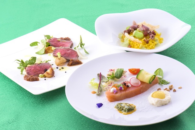 “ディズニー・イースター”ディナーコース 10,500円｜東京ディズニーシー・ホテルミラコスタ「ベッラヴィスタ・ラウンジ」