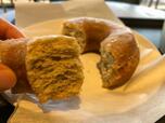 【スターバックス シュガードーナツ】生地はシンプルな味付け&しっとりもっちり食感