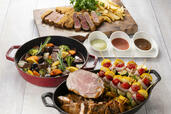 「食欲をそそる肉料理のメインディッシュ」<期間:2025年7月1日〜9月30日>【暑い夏は肉料理でパワーチャージ!ホテルヴィスキオ大阪で「夏の肉ニクフェス」ランチブッフェ開催中!】