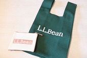【『リンネル 2026年11月号』（宝島社）】バッグは縦24×横20.5×マチ10cm、ポーチは縦9×横12cm
