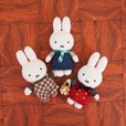 【miffy style POP UP SHOP in 有楽町】(左)レトロチェックミッフィーマスコット / (中央)デニム&スカーフミッフィーマスコット / (右)クラシカルミッフィーマスコット 各2,970円(税込)