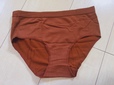 【ユニクロ シームレスショーツ（ヒップハンガー）】ブラウンは上品なカラーです