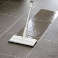 【カインズの「掃除グッズ」売上ランキング 2位】「玄関タイルの汚れを落とすブラッシングスポンジ伸縮柄」 1,480円（税込）