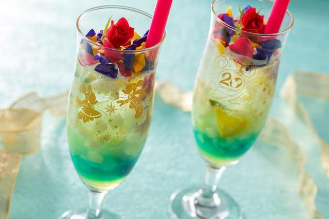 スペシャルドリンク、スーベニアグラス付き 2,100円｜東京ディズニーシー「テディ･ルーズヴェルト･ラウンジ」