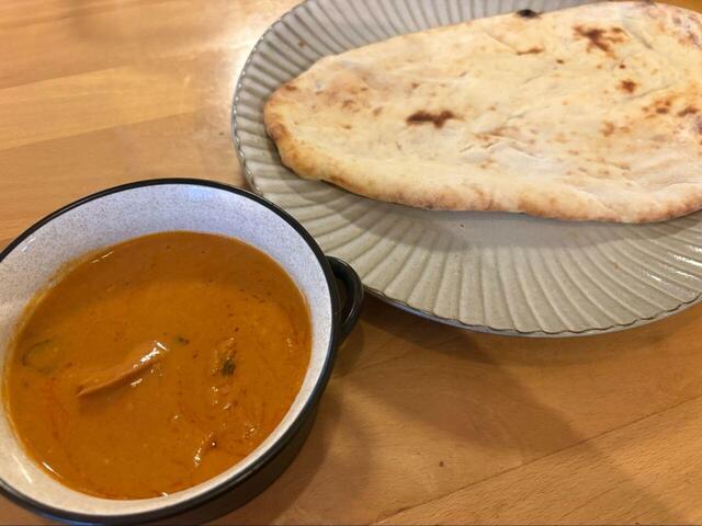 【コストコ AMARAインドバターチキンカリー】ハニーバターチキンカレーをナンで食べてみました◎
