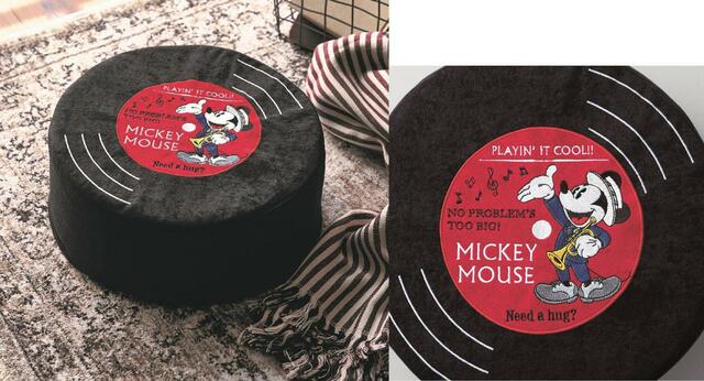 レコードみたいなあぐらクッション 7,990円｜ディズニーファンタジーショップ「ミッキーマウス タイムスリップ」