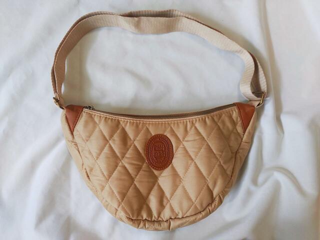 ナチュラルなベージュカラー