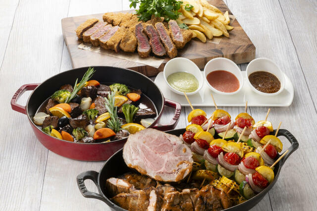 「食欲をそそる肉料理のメインディッシュ」＜期間：2025年7月1日〜9月30日＞【暑い夏は肉料理でパワーチャージ！ホテルヴィスキオ大阪で「夏の肉ニクフェス」ランチブッフェ開催中！】