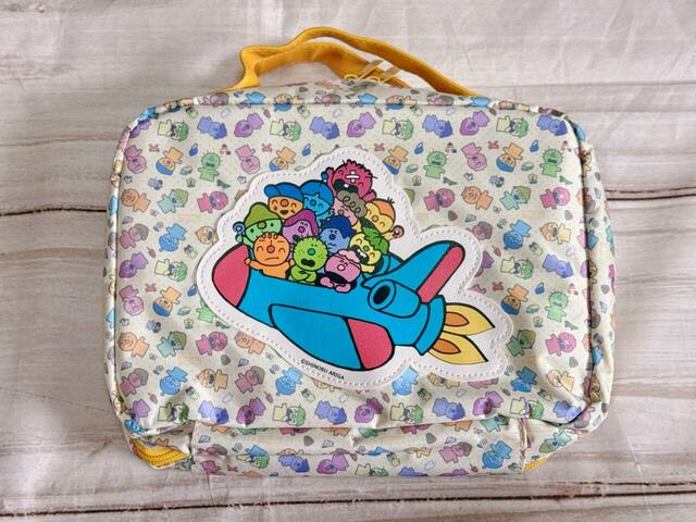 なんと背面にもかわいいデザイン入り！