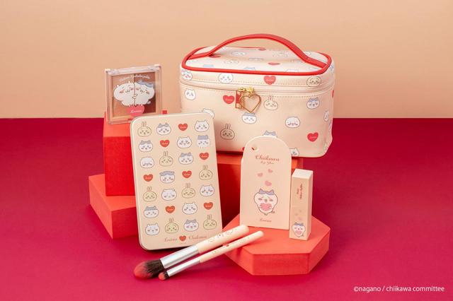 Bセット：リップグロスハチワレ、アイシャドウパレットちいかわ＆ハチワレ、メイクブラシセット、バニティポーチ