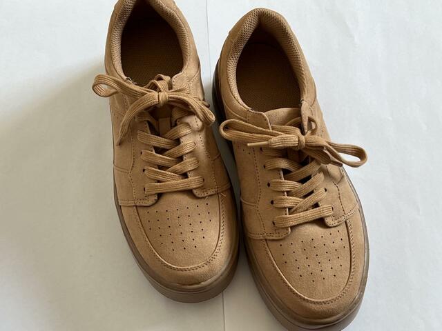 【GU ボリュームソールコートスニーカー】今回購入したXLサイズは片足約300gと軽め