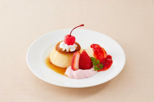「季節のプリンアラモード～いちご～」＜599円(税込658円)＞【和食さとの期間限定『ストロベリーフェア』】