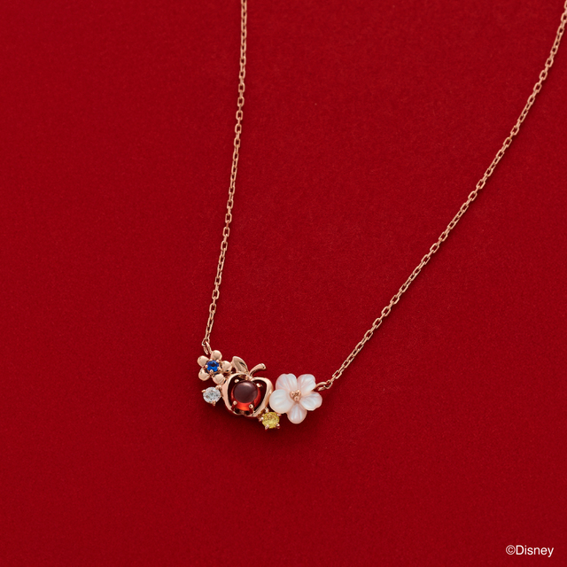 ネックレス ¥22,000｜サマンサティアラ ディズニー・アニメーション映画『白雪姫』コレクション