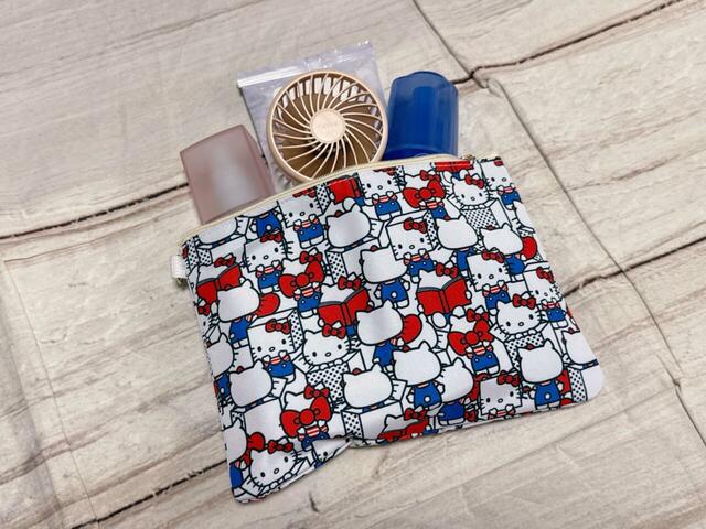 嵩張るスプレーやボトルもラクラク収納できます！