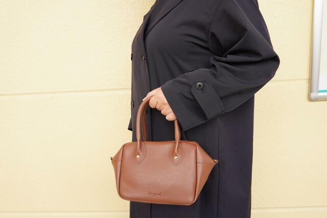 【Ungrid（アングリッド）ミニボストンショルダーバッグ】ハンドバッグにするとより上品なスタイルに
