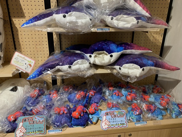 紅型マンタやウミガメ乗っかりシーサーもここでしか売ってない商品