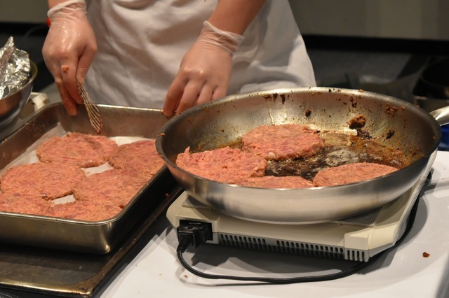 今度こそ食べられるか・・・?