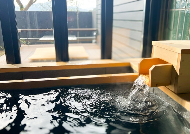 【Rakuten STAY FUJIMI TERRACE 箱根芦ノ湖】豊富な湯量で贅沢な温泉タイムを満喫できます
