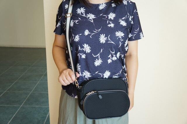 【URBAN RESEARCH Sonny Label 軽量ショルダーバッグ】ななめ掛けしてみたところ