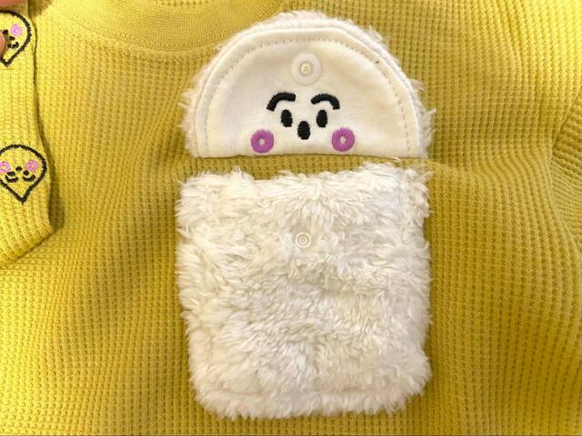 【シナぷしゅ×GU baby ボアポケットワッフルT】実はここにもぷしゅぷしゅがいます