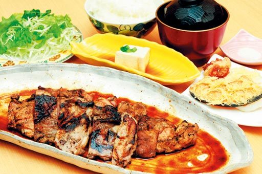 さくら月 田ごと　炭火焼･鶏のもも焼き定食 790円