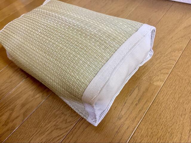 【無印良品 イ草まくら・角型】頭をしっかり支える高反発タイプ