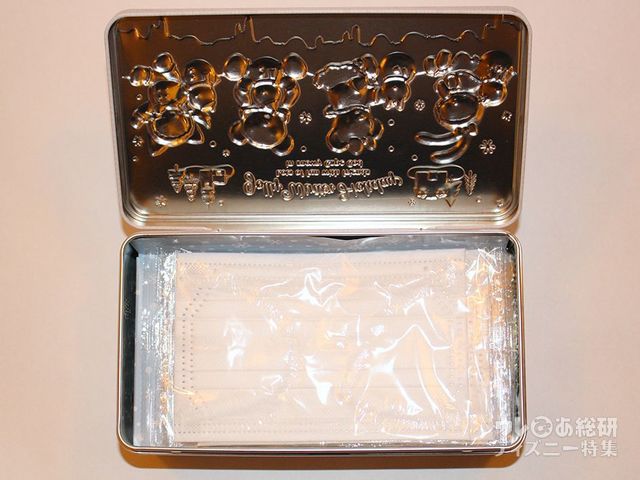 「ダッフィー&フレンズのウィンターホリデー」チョコレートカバード・マシュマロの容器