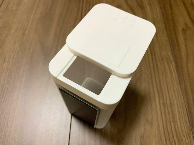 【tower マグネット小麦粉＆スパイスボトル】フタには大きめの穴も搭載