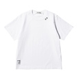 【UNIQLO x ANYA HINDMARCH T-SHIRT SHOP】「T1BOXY/ボクシーT」1,990円／上質なコットン素材を使用。スタイリッシュなゆとりあるシルエット。
