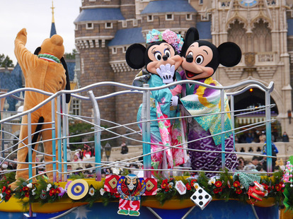 Tdl Tds速報 ミッキーたちが新年のご挨拶 ニューイヤーズ グリーティング15鑑賞ガイド 写真84枚 1 2 ディズニー特集 ウレぴあ総研