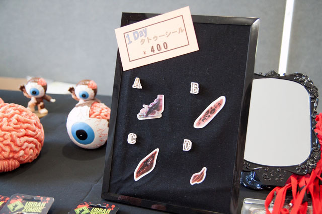 超リアル! 特殊造形のスペシャリスト・マイケルティーが創ったゾンビたちと可愛いゾンビグッズたち