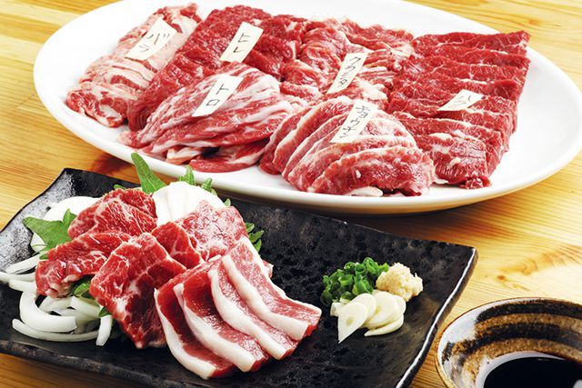 関西「馬肉」の名店／けとばし屋チャンピオン 福島本店（福島）　極上馬刺盛り 2人前1920円