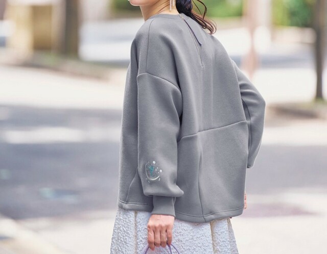 袖刺繍ダンボールニットプルオーバー（選べるキャラクター）｜￥4,490 （税込）