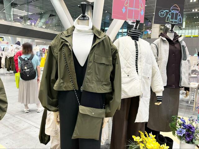 【ワークマン デタッチャブルトレルジャケット】取り外したポケットはサコッシュとしても使えます！