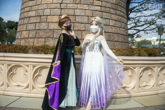 『アナと雪の女王2』アナとエルサ