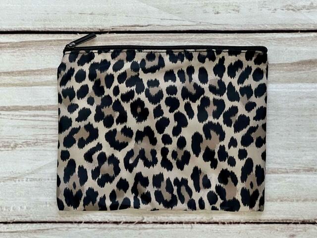 【otonaMUSE(オトナミューズ)6月号増刊】ポーチはヒョウ柄でキュート!