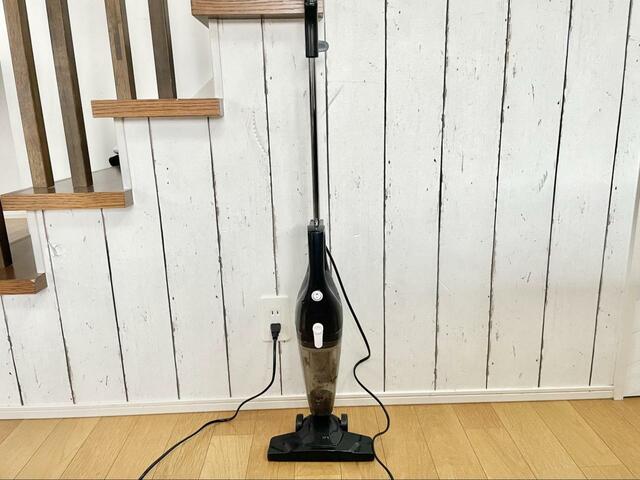 【激安スティック掃除機】自立するので保管しやすい