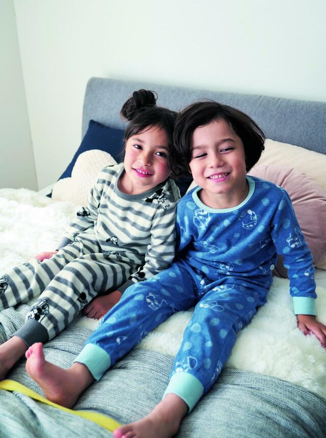 キッズ肌側綿フリースあったかパジャマ(選べるキャラクター)｜￥3,290～3,590 （税込）