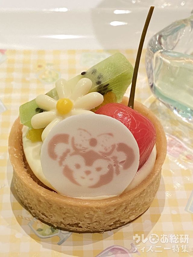 “ダッフィー＆フレンズのテイスティ・サマー・サプライズ”チャイニーズ・ティータイム デザートプレート