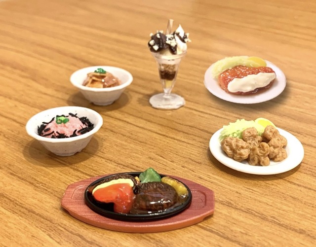 「ジョイフルミニチュアマスコットコレクション」＜期間：、2025年3月18日〜＞【ジョイフルのメニューが“超リアルなミニチュア”に変身！3月18日より全国のジョイフルで順次発売！】