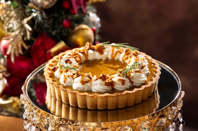 「パンプキンタルトリース」<期間:2025年11月6日~12月28日>【【ヒルトン名古屋】贅沢なクリスマススイーツビュッフェ「Holiday Jewel Box」で“ホリデーシーズン”をより華やかに♪】