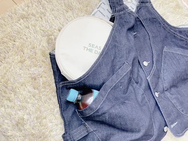 【ワークマン グリーンテックアウトドアデニムベスト】大きめのクールネックバンドポーチもスムーズに収納できました