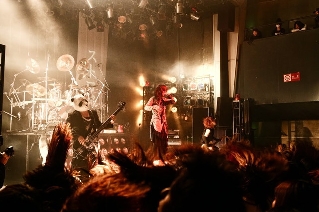 DEZERT　　撮影：小林裕和